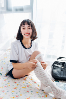 漂亮诱人的女邻居
